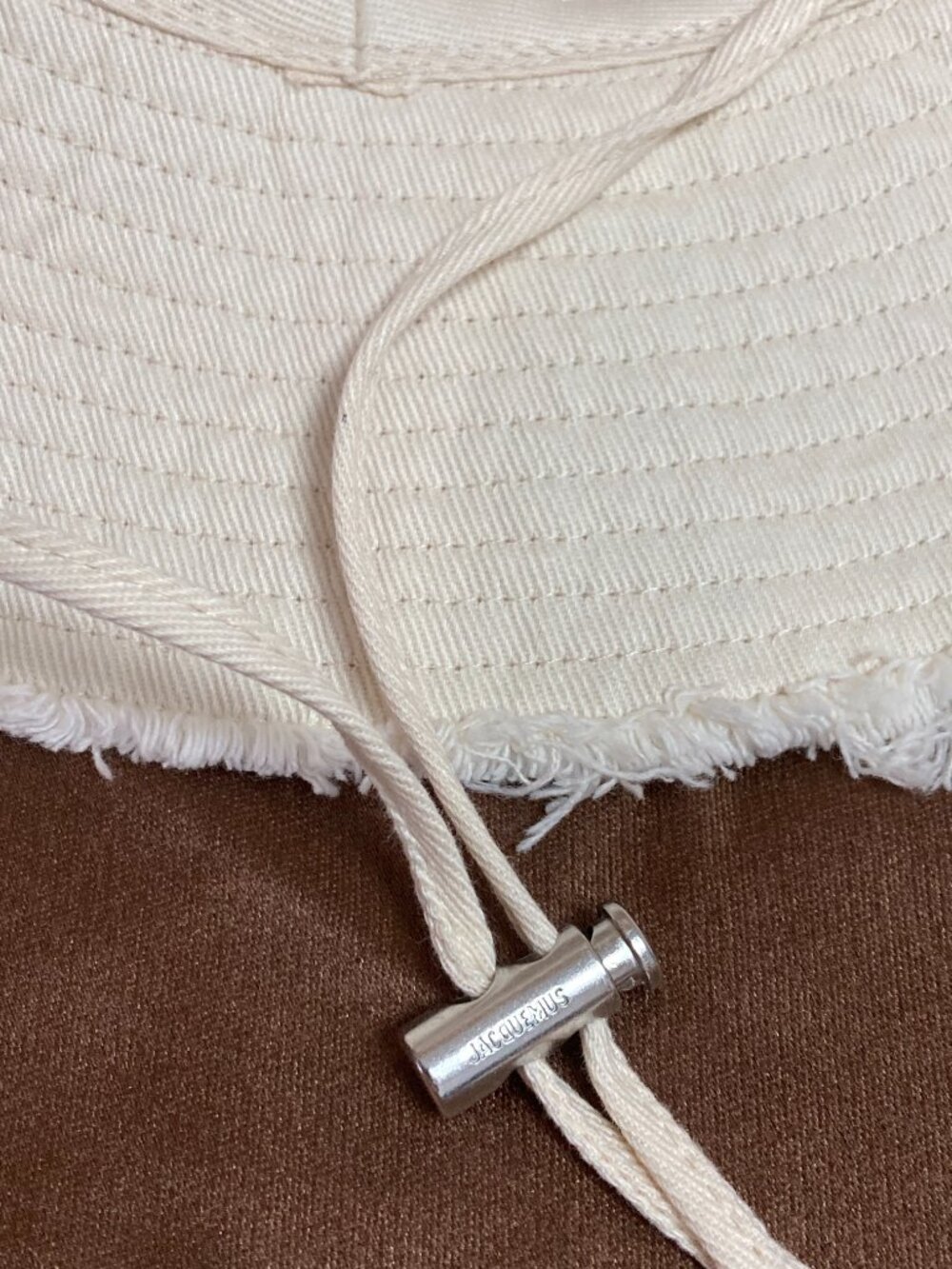 Jacquemus Bucket Hat off White - Picture 6 of 9